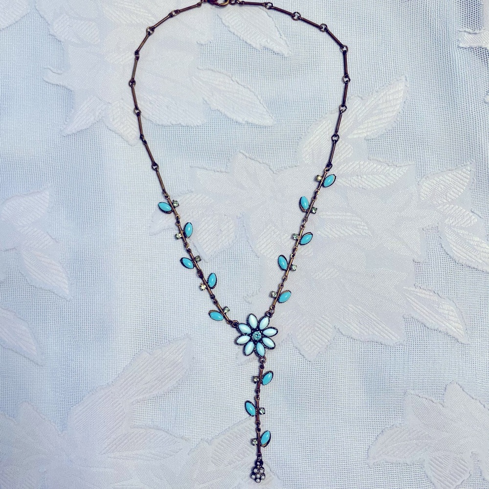 NWOT Turquoise drop flower necklace